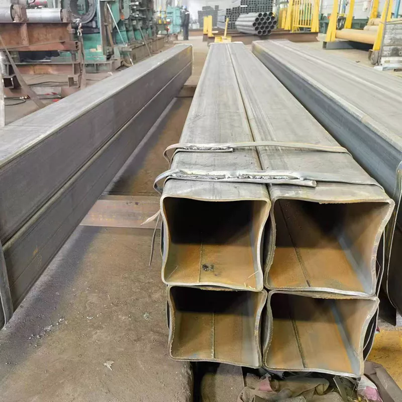 Stor kaliber sort rektangulært rør